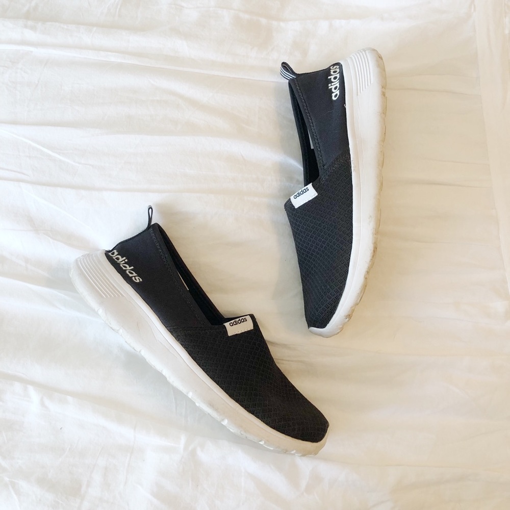 ADIDAS memory foam tennis shoes